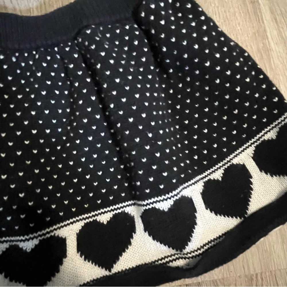 Gap Black & White Heart Print Knit Skirt